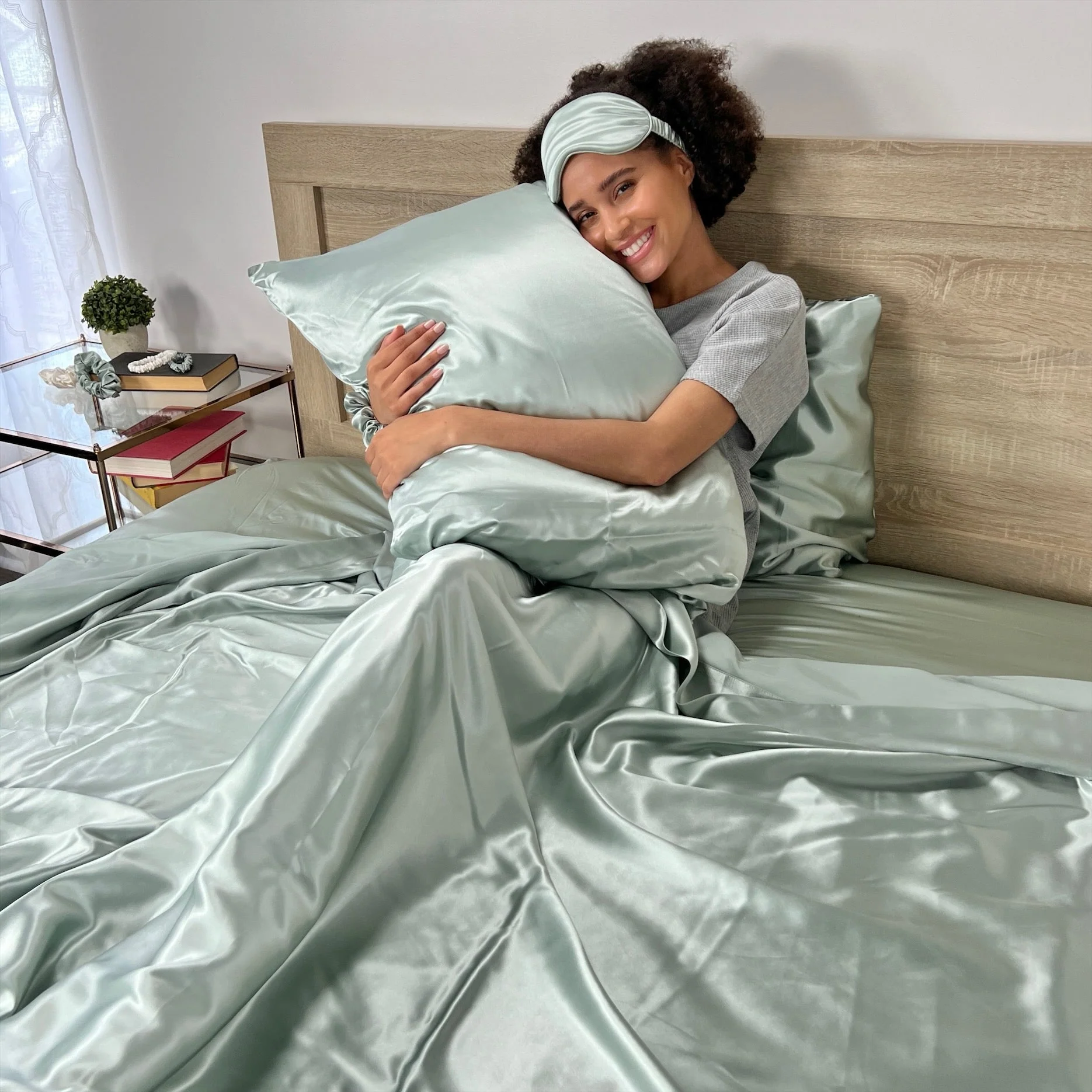 22 Momme Silk Pillowcase & Sleep Mask Gift Set - Sage - Image 3