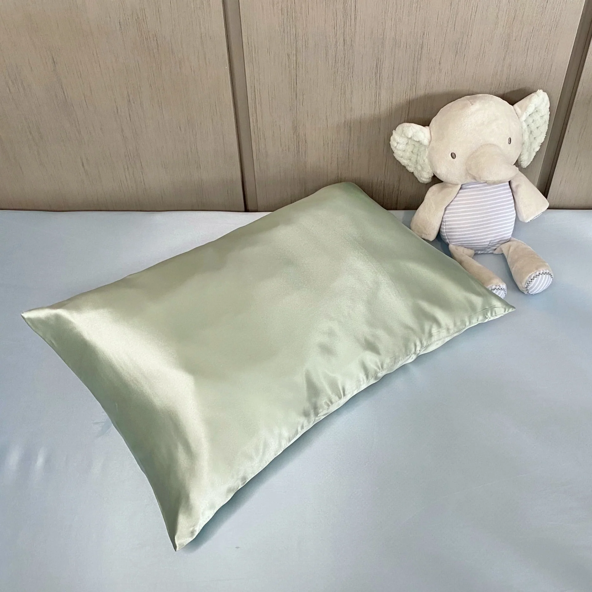 Pure Silk Toddler Pillowcase - Goodnight Green - Image 2